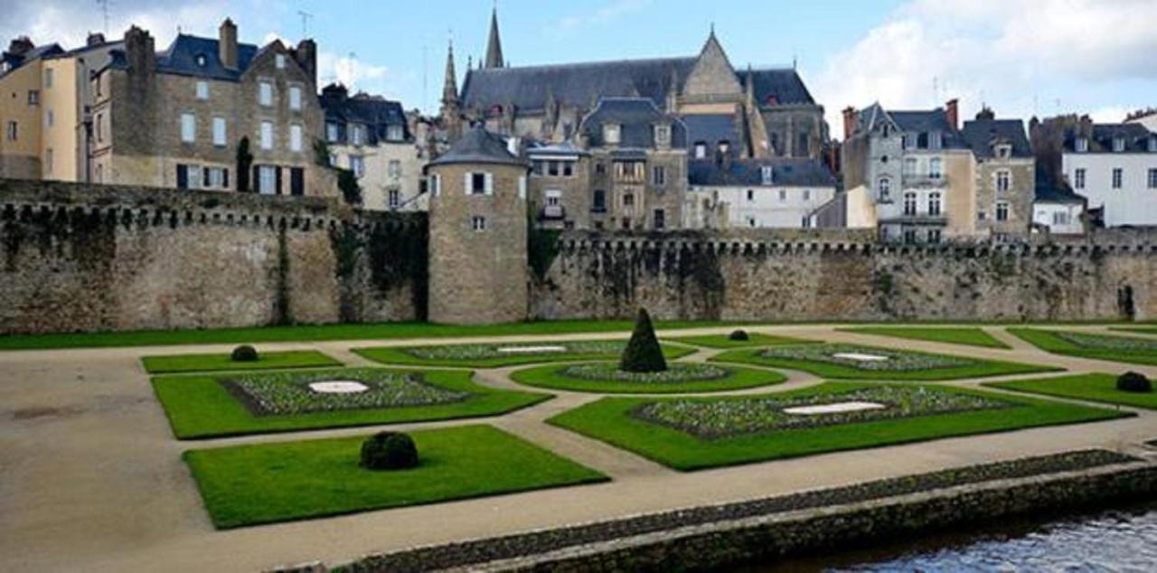 Kyriad Prestige Vannes Centre-Palais Des Arts Exterior foto